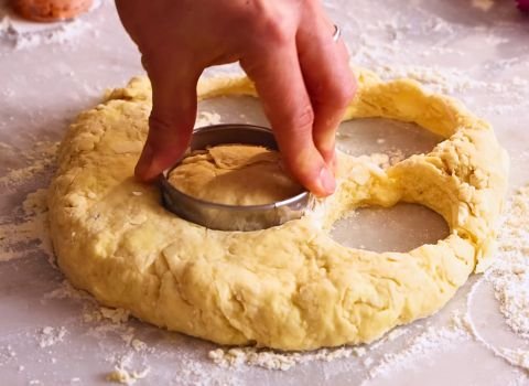 Cut the Shortcakes