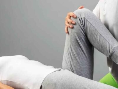 Top-Reasons-to-Visit-a-Physiotherapy-Clinic-for-Chronic-Pain