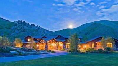What to Look for in A Real Estate in Utah Mountains for Weekend Retreats