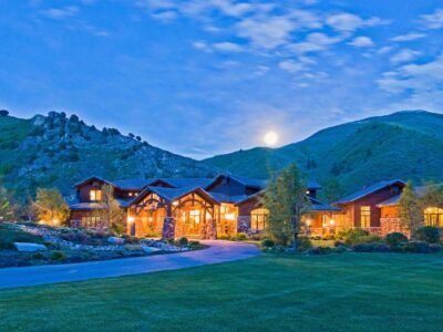 What to Look for in A Real Estate in Utah Mountains for Weekend Retreats