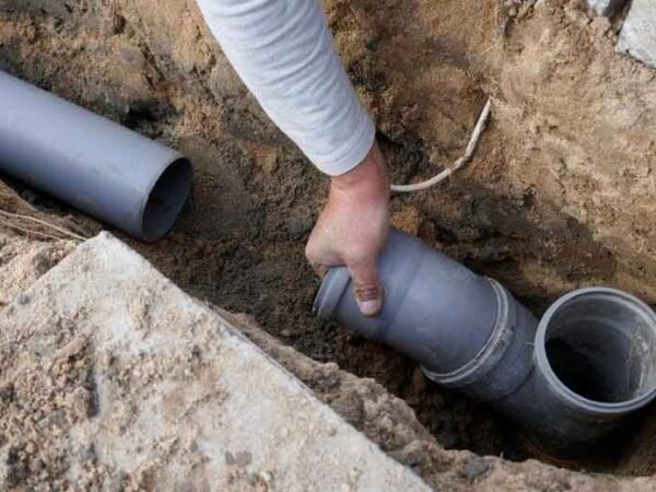 How-Plumbing-Contractors-Handle-Sewer-Line-Repairs
