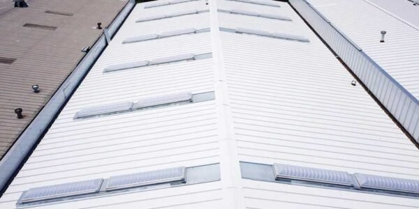 5 Key Features Making PVC Roofs Ideal for Retail Complexes