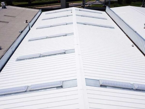 5 Key Features Making PVC Roofs Ideal for Retail Complexes
